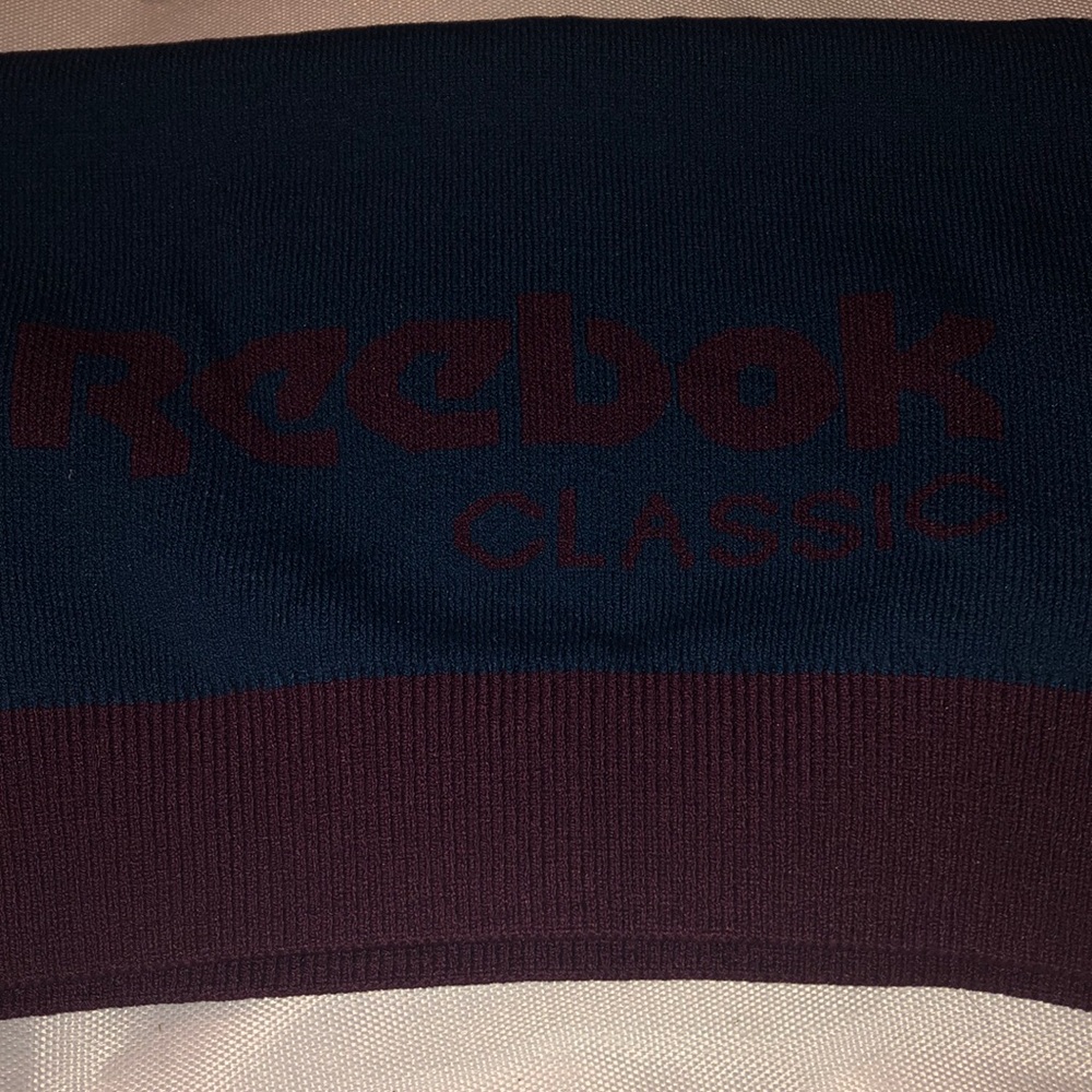 Reebok Top - Picture 5 of 5